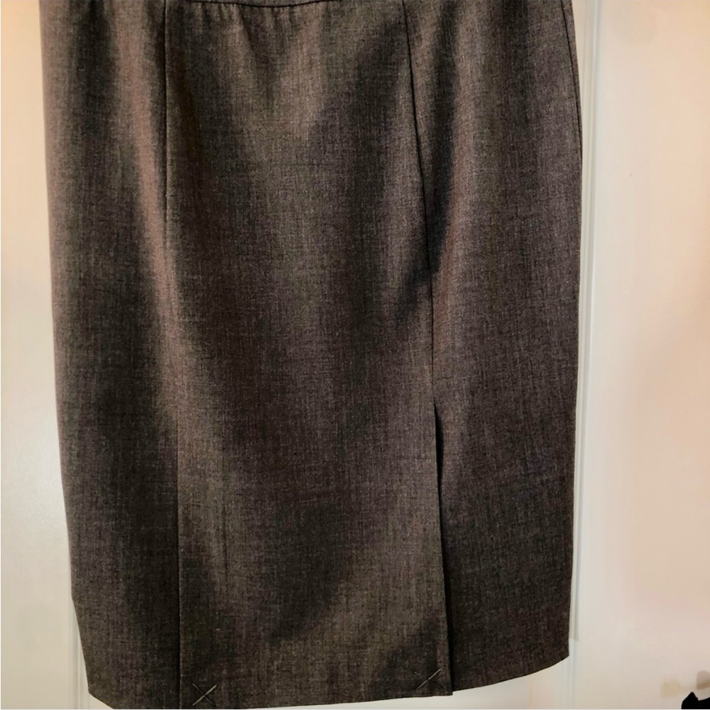 New York & Co ladies grey stretchy pencil skirt - Picture 4 of 5